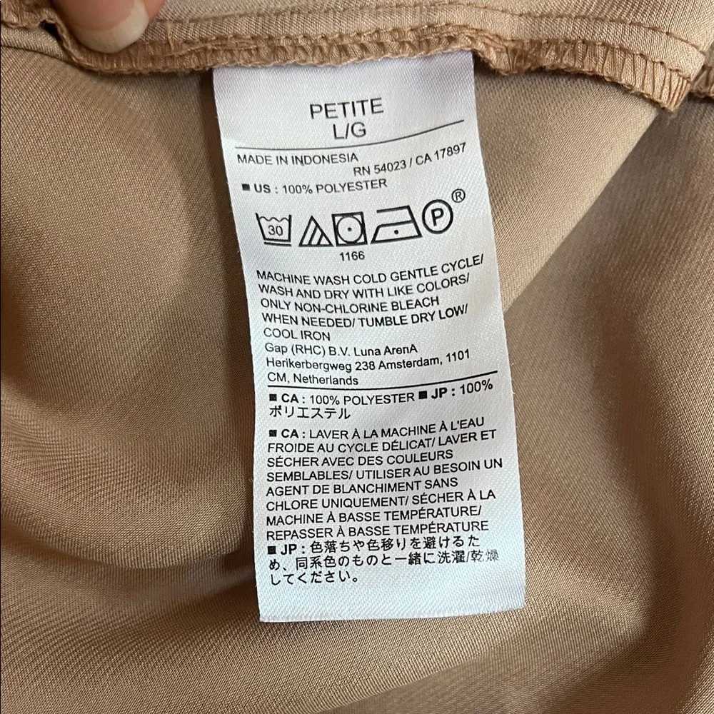 Banana Republic | Elegant Tan Women's Blouse - Picture 3 of 7